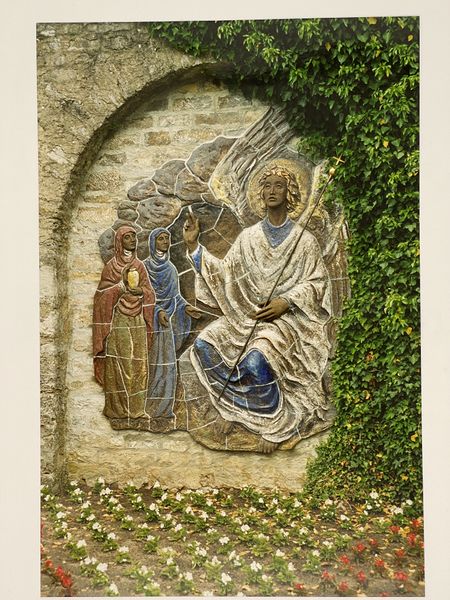 Datei:Auferstehungsengel Lore Friedrich Gronau Friedhofsmauer.JPG