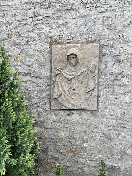 Datei:Heilige Veronika mit Schweißtuch Lore Friedrich Gronau.jpg